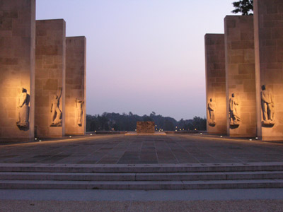 ../images/20_warmemorial.jpg