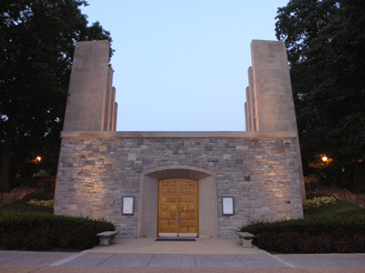 ../images/23_warmemorialchapel.jpg