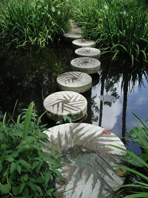 ../images/millstone_pond_steps.jpg